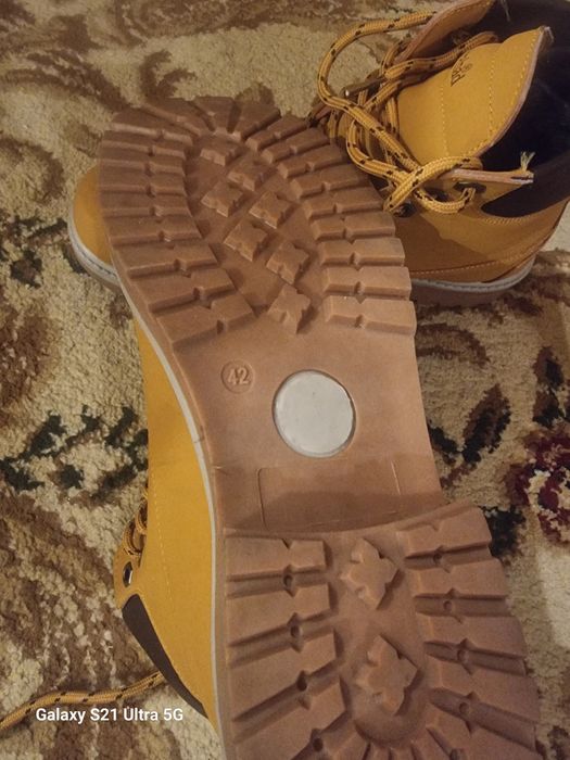 Новый мужской ботинок