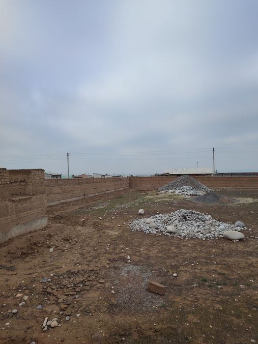 Е сотилади миндонободга спутникда