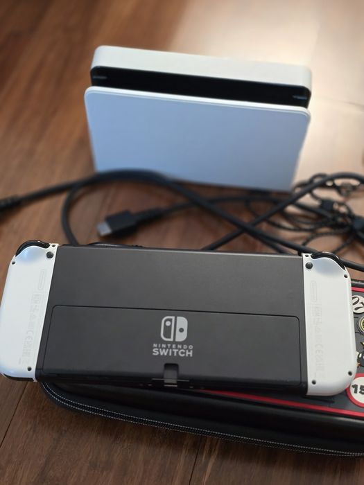 Nintendo Switch OLED alb, pachet complet