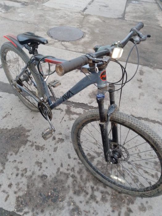 Велосипед с двумя тормазами