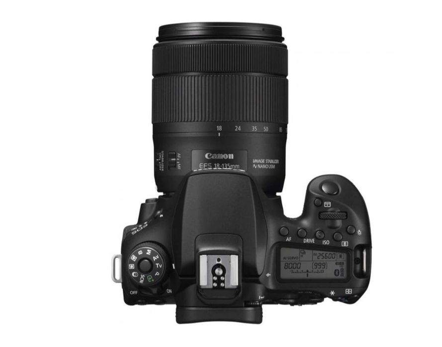 DSLR фотоапарат Canon EOS 90D + обектив Canon EF-S 18-135mm IS Nano