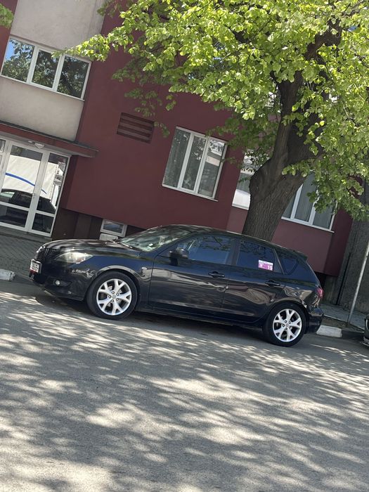 Продавам Мазда 3