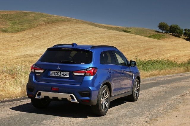 Митсубиши ASX Mitsubishi ASX 2012 година дизел бензин На части!!