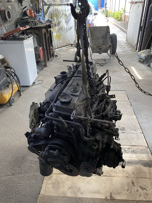 Продам двигатель 4м40