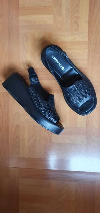 Sandale din piele marimea 38