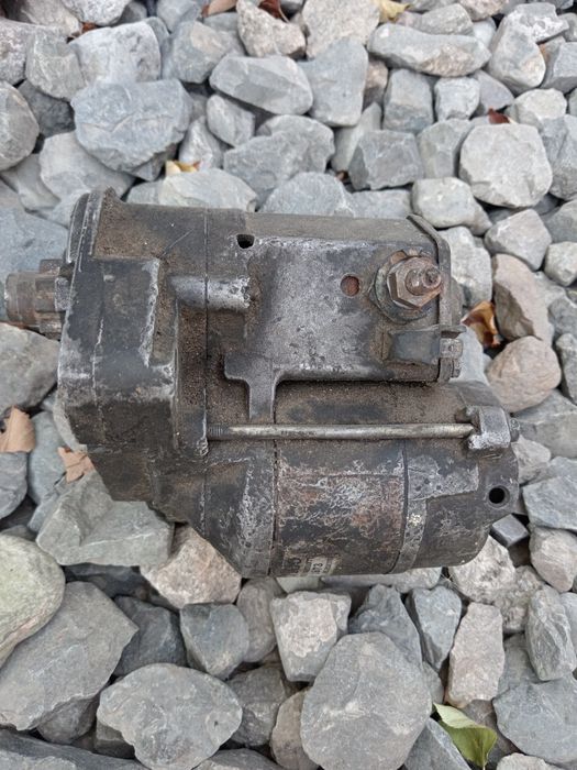 Продам стартер от таиета превия