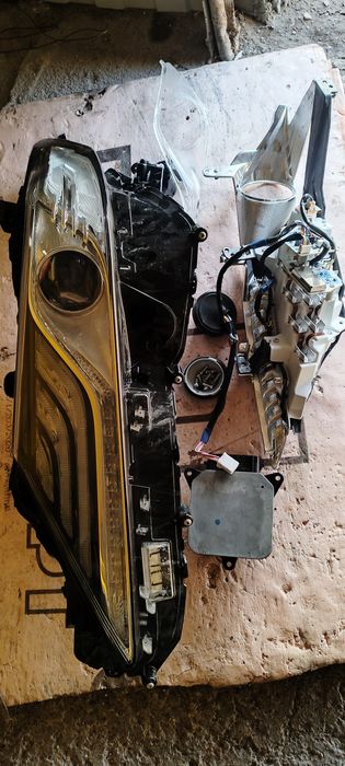 Фара на Камри 70 левая сторона