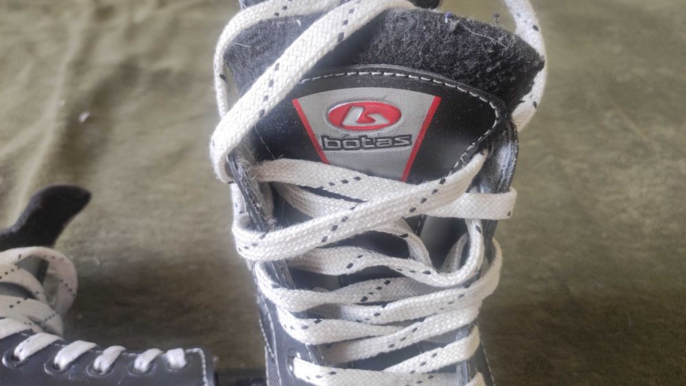 Коньки хоккейные 36 размер