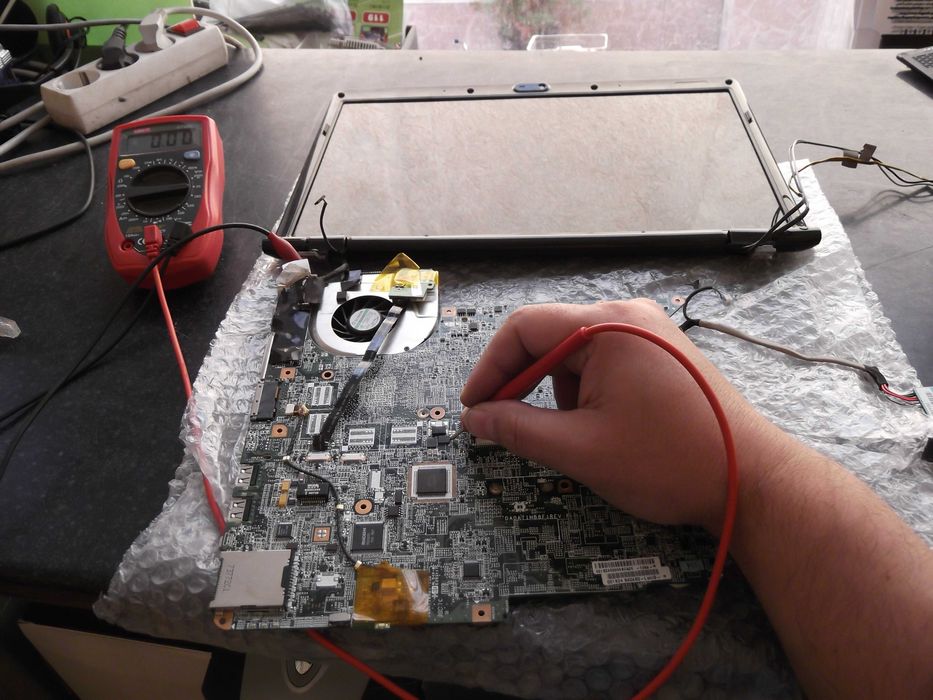 Reparatii laptopuri, calculatoare,, aparate foto, recuperare date