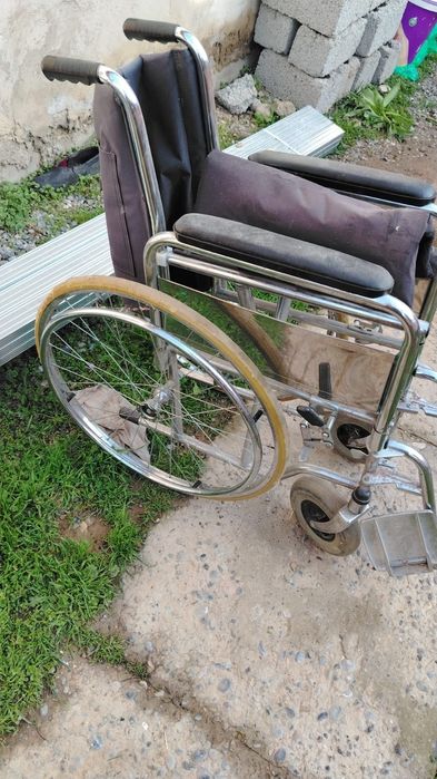 Инвалидная коляска, кровать для инвалидов