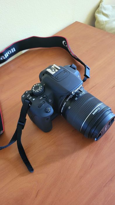 Canon 700d + obiectiv 18-55 mm