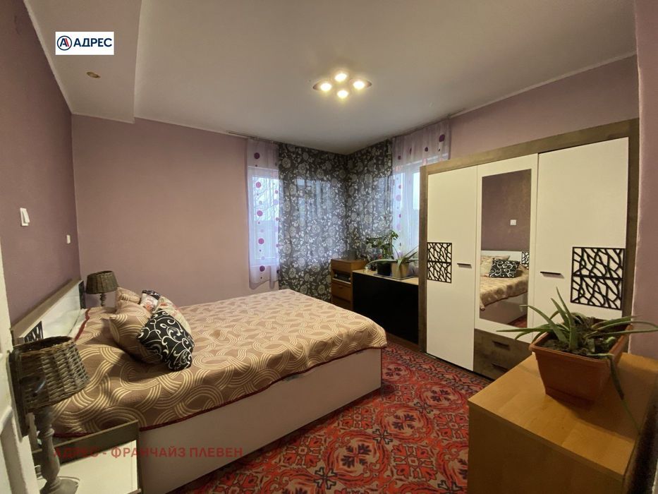 Къща в Враца, област-с.Добролево площ 150 цена 70000