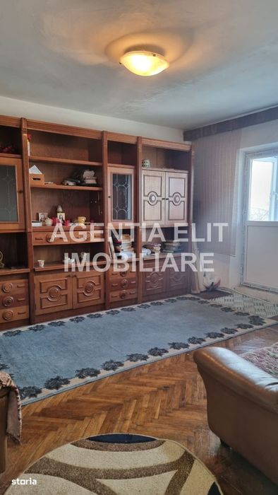 Apartament 3 camere, zona Parcul Curcubeului