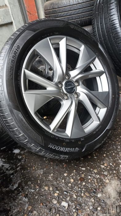 Продам комплект литых дисков