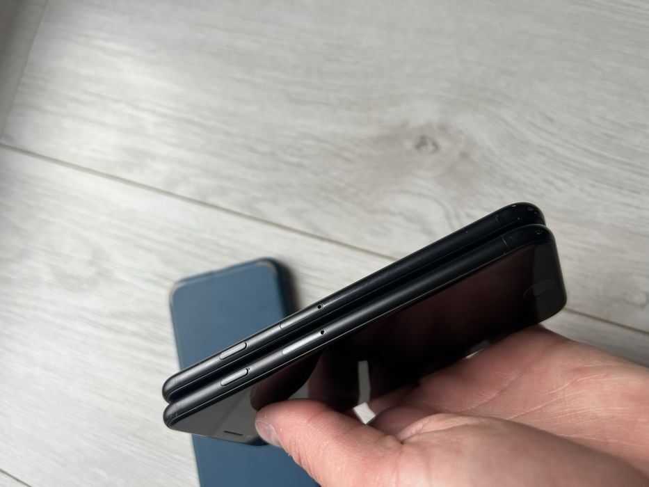 ••Iphone SE 2 • BATERIE 94% •