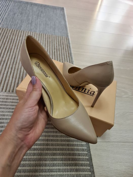 Продам женскую обувь