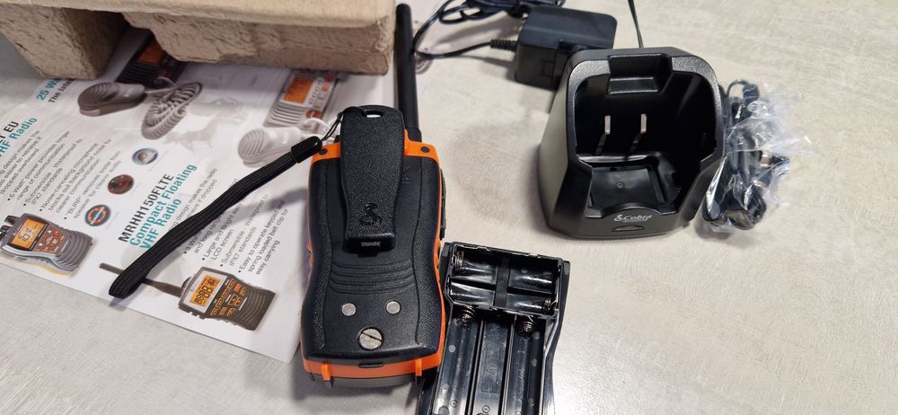 VHF Cobra Marine HH500 FTL BT морска радиостанция