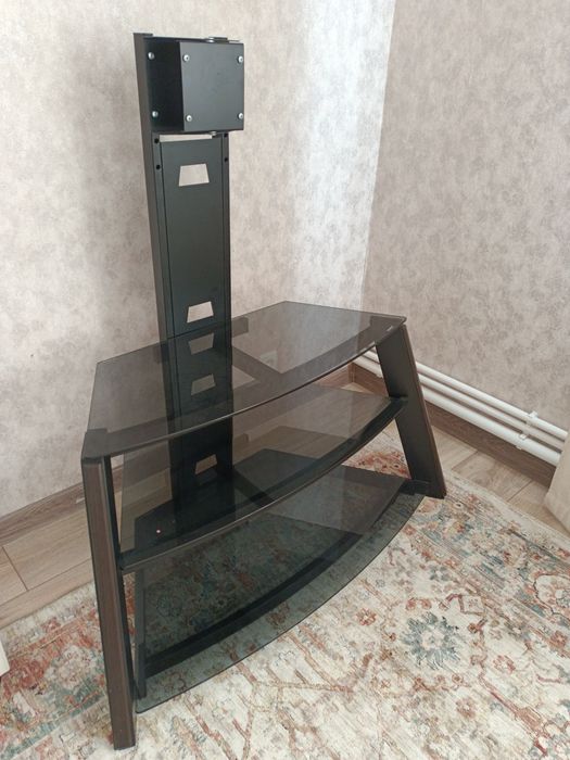 Продам тумбу под телевизор