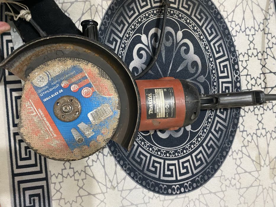 Болгарка макита.