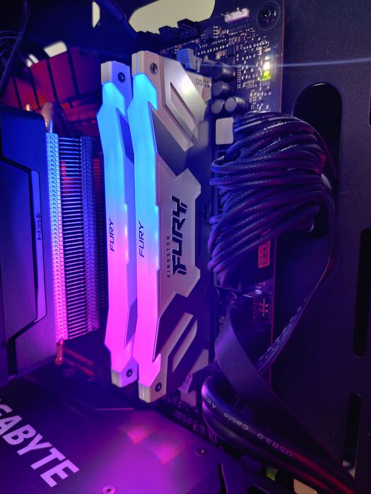 32GB 6000MHz CL32 DDR5 RAM Kingston Fury Renegade Alb