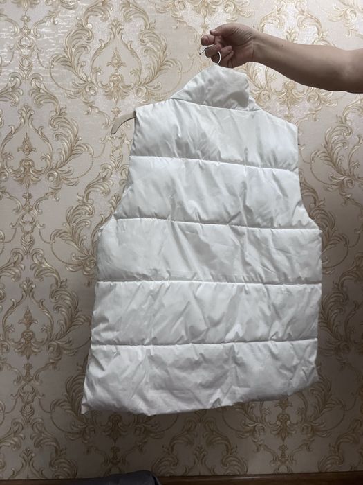 Куртки бу,безрукавка