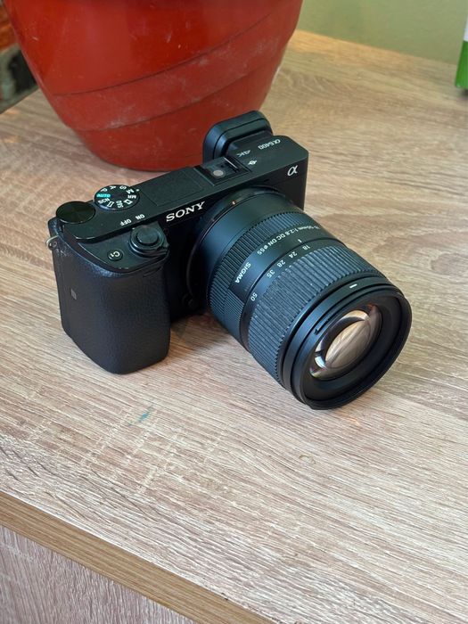 Sony a6400 + обектив, батерии и филтри