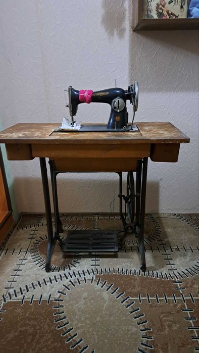Продаётся швейная машинка б/у