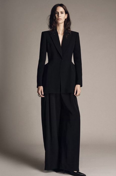 Елегантно и стилно сако на Zara, размер хс, с етикет