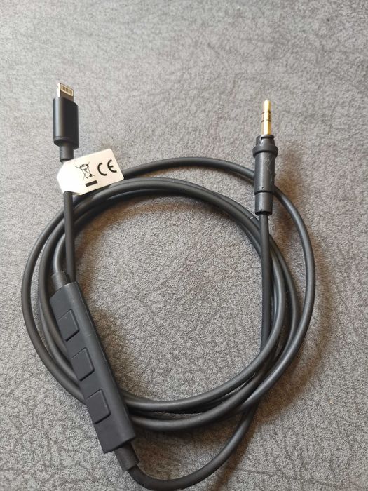 AIAIAI Cablu casti cu microfon ligtning (pentu Apple ) cu jack ca nou