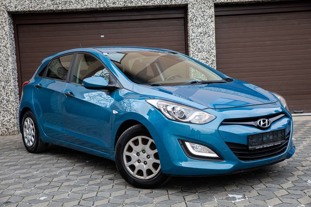 ~Hyundai I 30~1.4 Benzină~An 2014~Km 153000~Euro 5