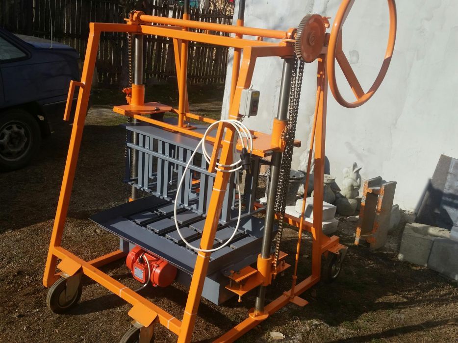 Presa /Vibropresa /Mașina /bolțari pavele bordur Oferta  vacanță