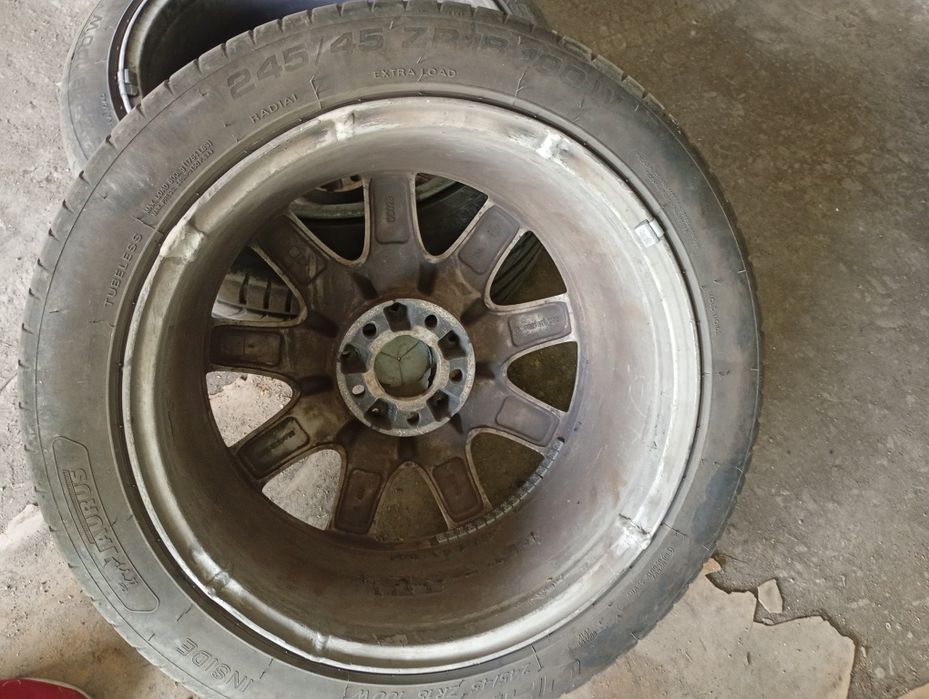 Гуми с джанти 18 цола Мерцедес