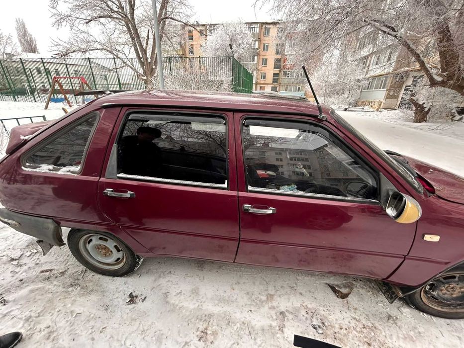 Продам  МАШИНУ Иж. ОДА