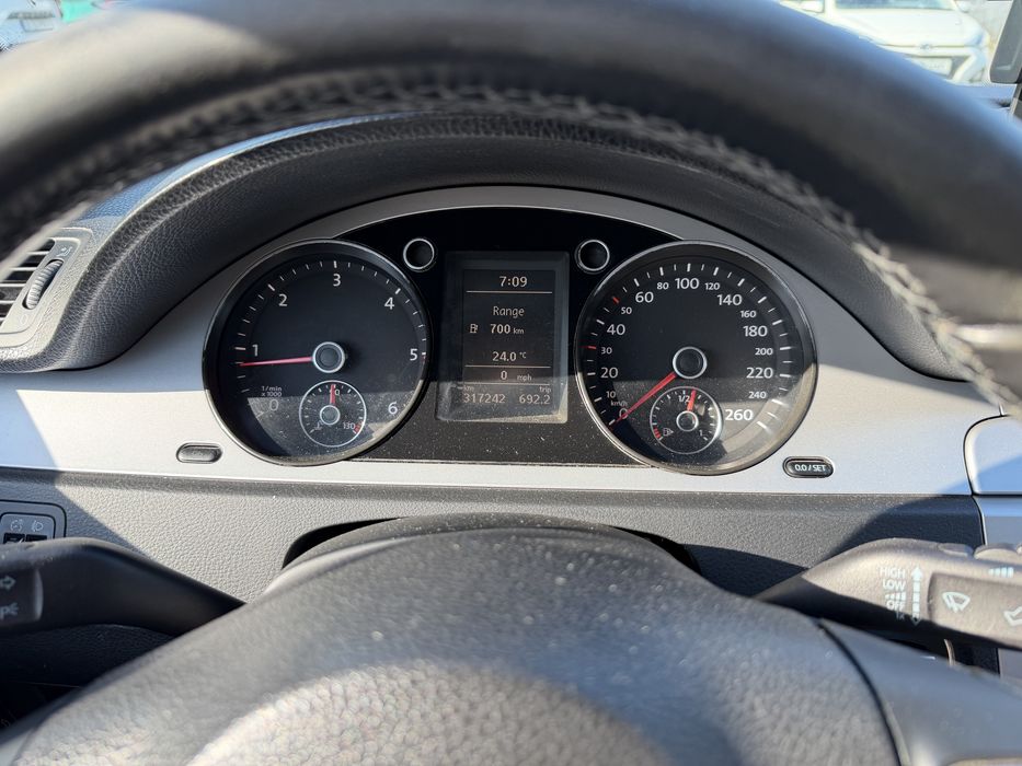 VOLKSWAGEN Passat 2010 — imagine 4
