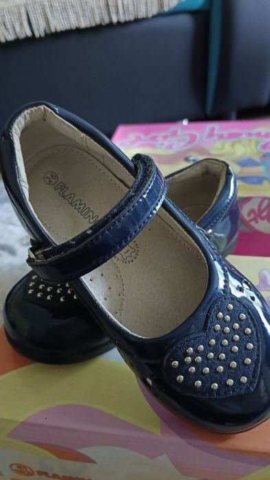 Продам туфли на девочку
