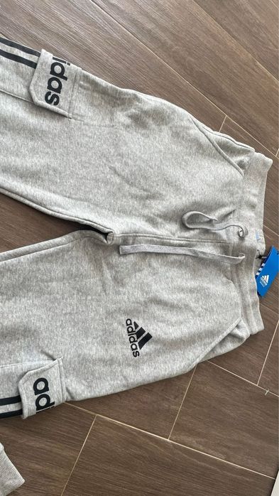 Pantaloni trening Adidas  Mărimea M,L,XL