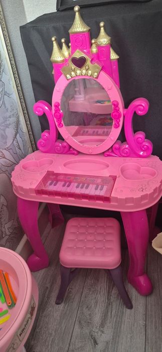 Игрушечная пианино  зеркалом