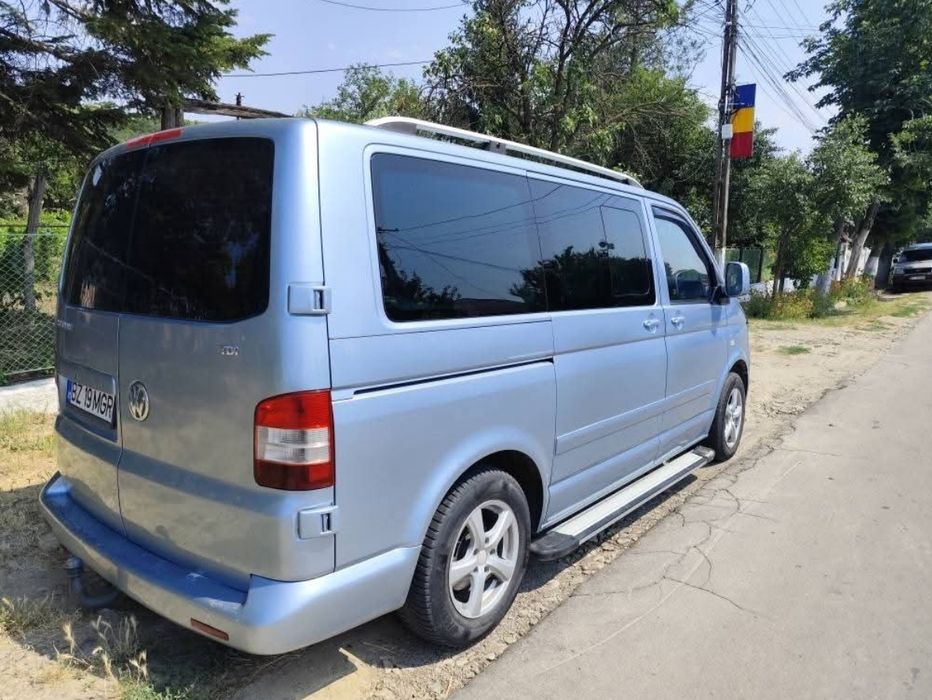 Vând T5 multivan