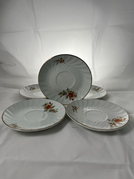 Чаши и чинийки от соца