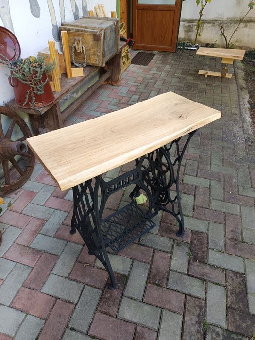 Masa sau birou - mașină de cusut