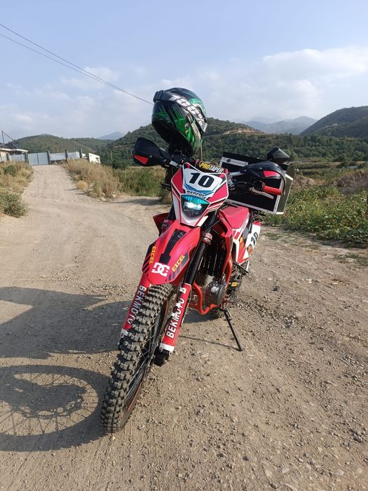 Эндуро мотоцикл 300-кубов