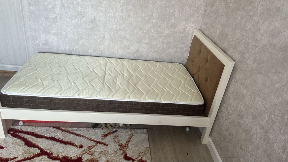 Продаю кровать 180*90