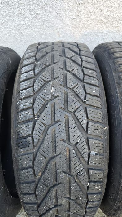 Anvelope 215 50 17 de iarna