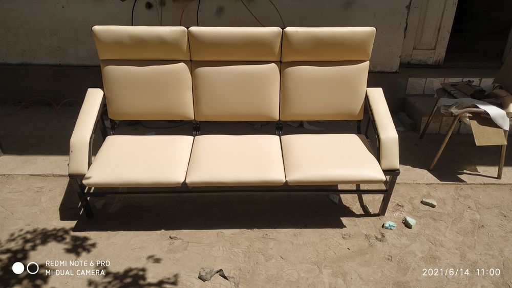 Kutish zal uchun 3kishlik skameyka