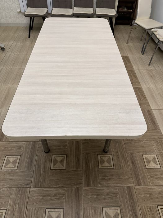 Стол со стульями