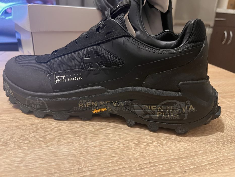 Маратонки Premiata