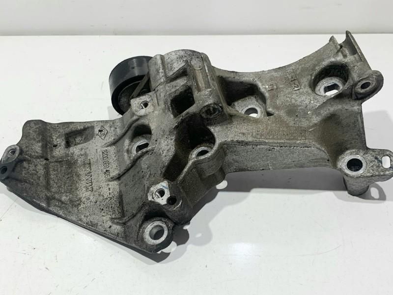 Suport accesorii Renault Megane 3 facelift (2012-2016) 1.5 dci K9K (636) 110 cp 8200669495