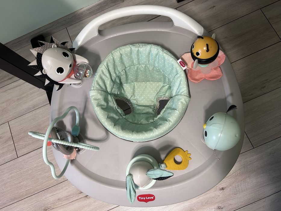 Мобилен център за игра- проходилка Tiny love