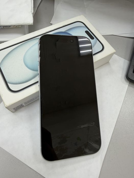 Продам iPhone 15, 256 ГБ — голубой