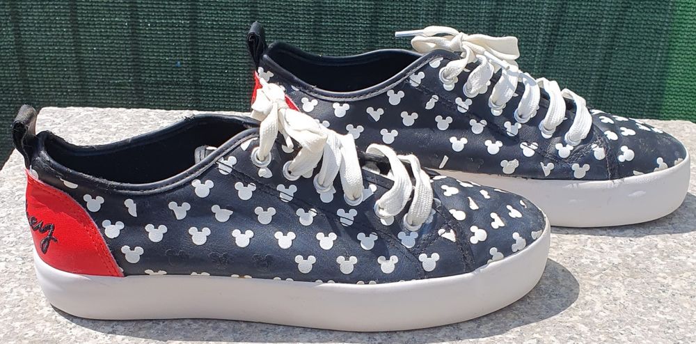 Adidas Michey nr.40 plus bonus Sandale Guess